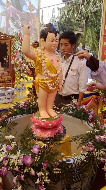 Hà Nôi-Lễ Phật đản chùa Báo Ân