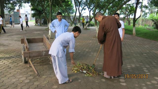 Khóa tu mừng ngày Phật đản với chủ đề ‘’ Tri ơn Phật đản sinh’’ tại chùa Sủi