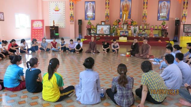 Khóa tu mừng ngày Phật đản với chủ đề ‘’ Tri ơn Phật đản sinh’’ tại chùa Sủi