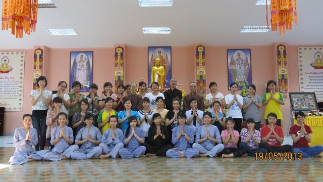 Khóa tu mừng ngày Phật đản với chủ đề ‘’ Tri ơn Phật đản sinh’’ tại chùa Sủi