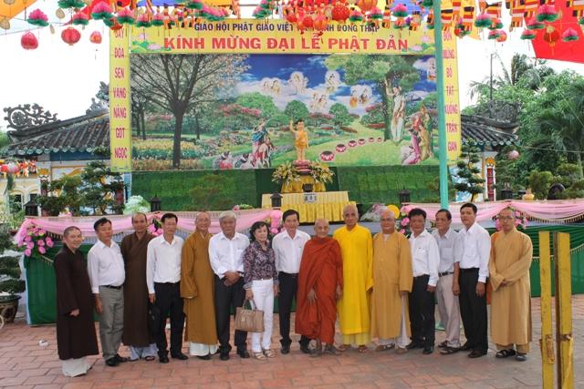 Đồng Tháp: Chư Tôn Đức Ban Trị Sự GHPGVN Tỉnh Đồng Tháp và Ban Ngành Chính Quyền Tham Quan Lễ Đài Chính Tổ Chức Đại Lễ Phật Đản