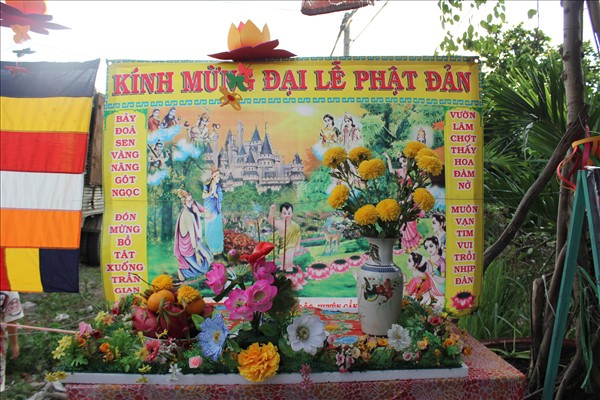 Chư Tăng Chùa Khánh Ninh viếng thăm và chúc phúc Phật tử thiết lễ đài Phật Đản tại Tư gia