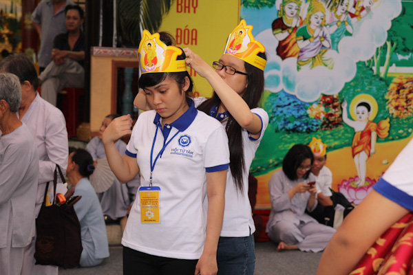 TP.HCM: Thắp sáng 7 đón hoa sen khổng lồ đón mừng Đại Lễ Phật Đản
