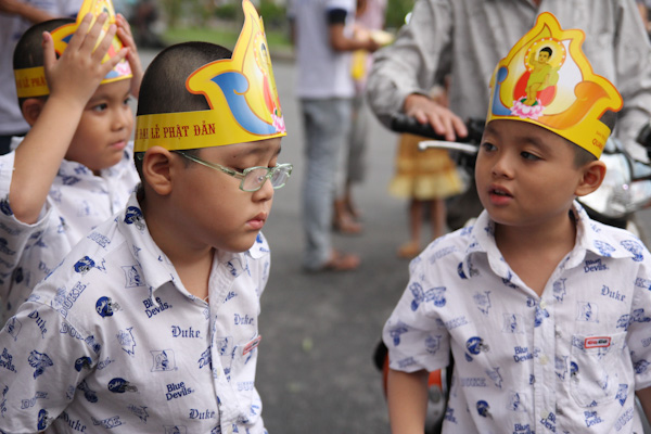 TP.HCM: Thắp sáng 7 đón hoa sen khổng lồ đón mừng Đại Lễ Phật Đản