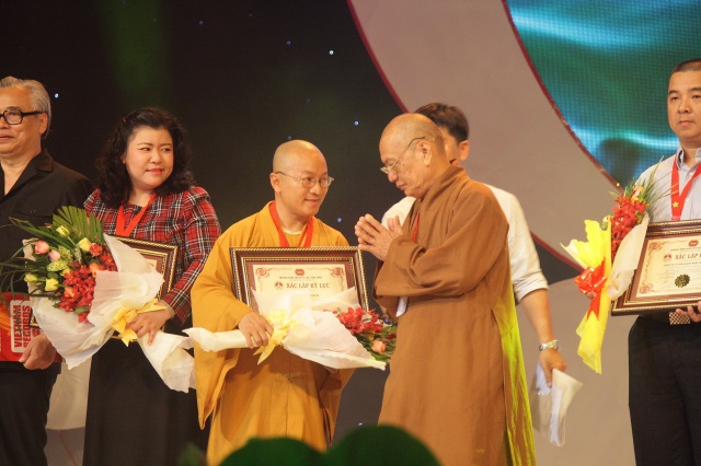 TP.HCM: Hoành tráng chương trình văn nghệ “Trái tim bất diệt”