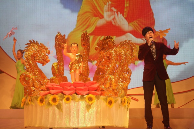 TP.HCM: Hoành tráng chương trình văn nghệ “Trái tim bất diệt”