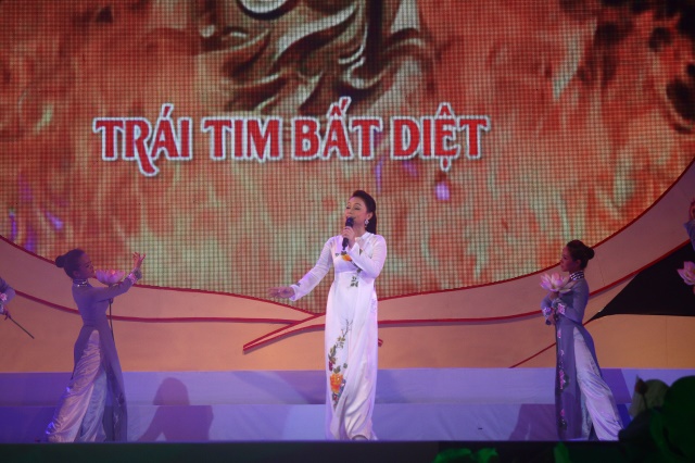TP.HCM: Hoành tráng chương trình văn nghệ “Trái tim bất diệt”