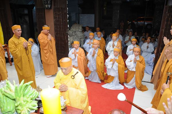 Các Phái Đoàn Kính Viếng Giác Linh Đại Lão Hòa Thượng Phương Trượng Chùa Long Bửu ngày