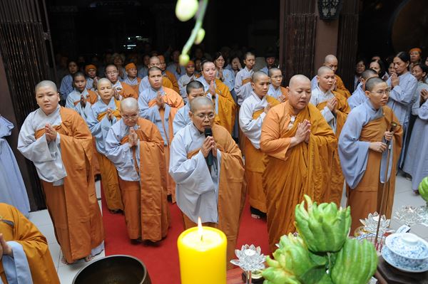 Các Phái Đoàn Kính Viếng Giác Linh Đại Lão Hòa Thượng Phương Trượng Chùa Long Bửu ngày