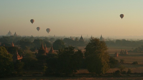 Những ngôi chùa độc đáo ở Bagan