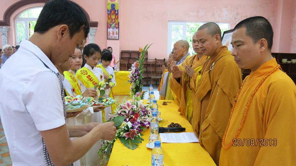 Hà Nội: Vu Lan Báo Hiếu tại chùa Sủi