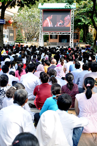 Buổi chiếu phim &quot;Cuộc đời đức Phật&quot; tại chùa Hoằng Pháp