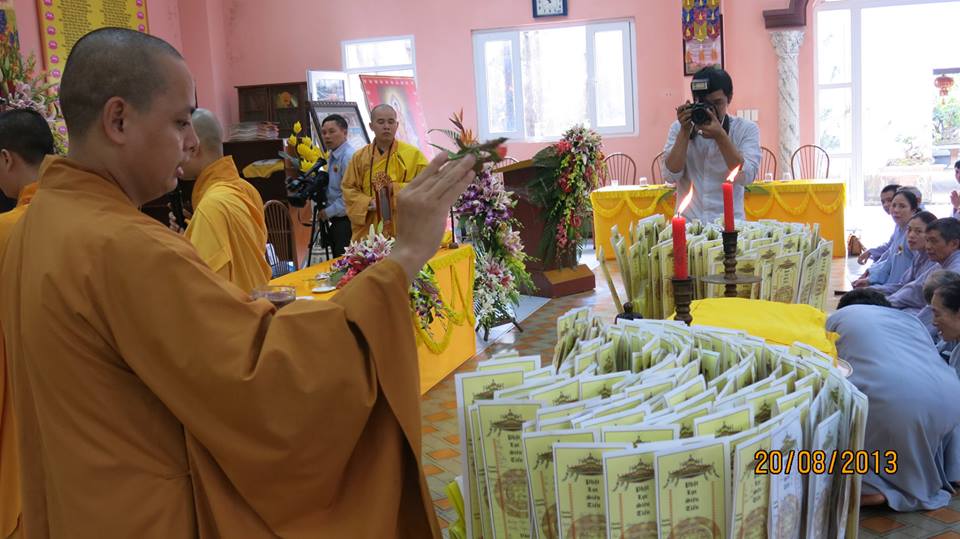 Hà Nội: Vu Lan Báo Hiếu tại chùa Sủi
