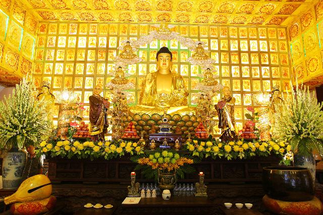 Ngày đầu Pháp hội niệm Phật cầu nguyện Quốc Thái Dân An cầu siêu sản nạn, thai nhi chùa Từ Quang – 2013