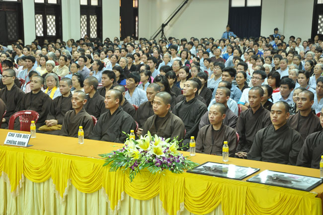 Buổi chiếu phim &quot;Cuộc đời đức Phật&quot; tại chùa Hoằng Pháp