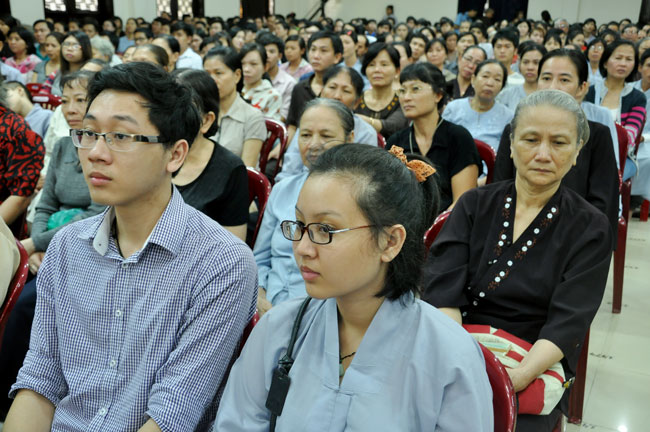 Buổi chiếu phim &quot;Cuộc đời đức Phật&quot; tại chùa Hoằng Pháp