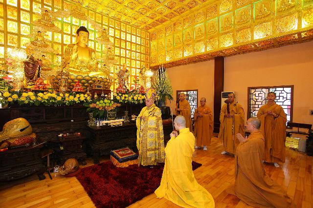 Ngày đầu Pháp hội niệm Phật cầu nguyện Quốc Thái Dân An cầu siêu sản nạn, thai nhi chùa Từ Quang – 2013
