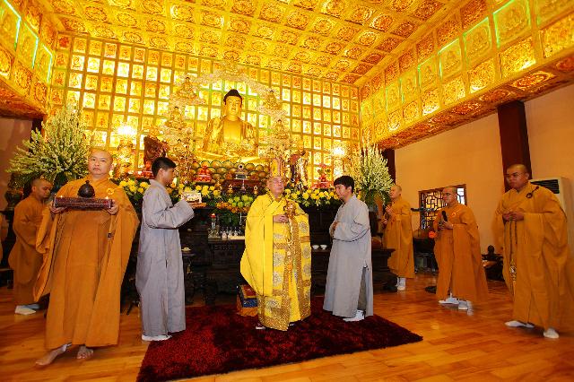 Ngày đầu Pháp hội niệm Phật cầu nguyện Quốc Thái Dân An cầu siêu sản nạn, thai nhi chùa Từ Quang – 2013