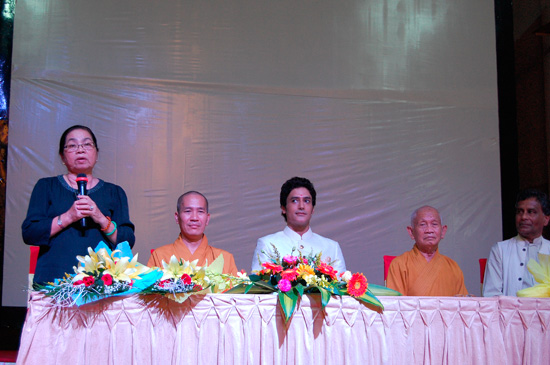 Kiên Giang: Hơn 2000 người dự buổi chiếu phim “Cuộc đời Đức Phật”