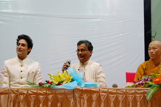 Kiên Giang: Hơn 2000 người dự buổi chiếu phim “Cuộc đời Đức Phật”