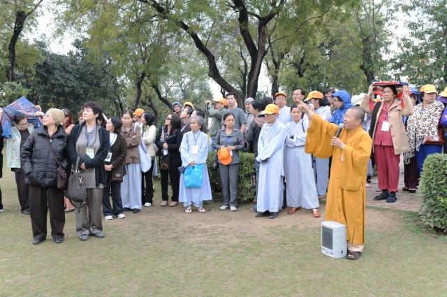 Đoàn Phật tử Hoa Kỳ, Cananda và Việt Nam hành hương đất Phật