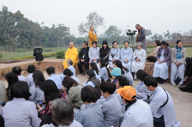 Đoàn Phật tử Hoa Kỳ, Cananda và Việt Nam hành hương đất Phật