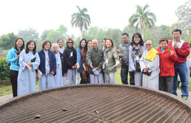 Đoàn Phật tử Hoa Kỳ, Cananda và Việt Nam hành hương đất Phật