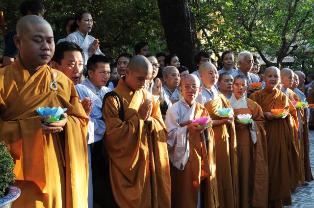Chùm ảnh: Lễ nhập kim quan và phát tang ĐLHT Thích Trí Tịnh