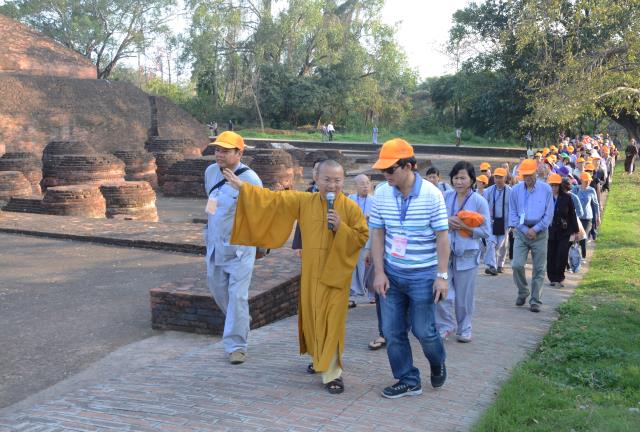 Đoàn Phật tử Hoa Kỳ, Cananda và Việt Nam hành hương đất Phật