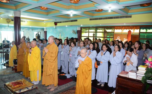 Đoàn Phật tử Hoa Kỳ, Cananda và Việt Nam hành hương đất Phật