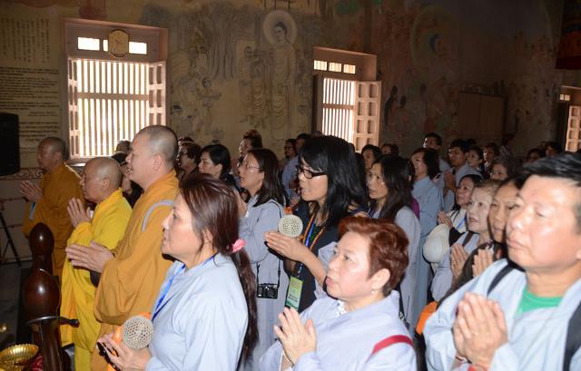 Đoàn Phật tử Hoa Kỳ, Cananda và Việt Nam hành hương đất Phật