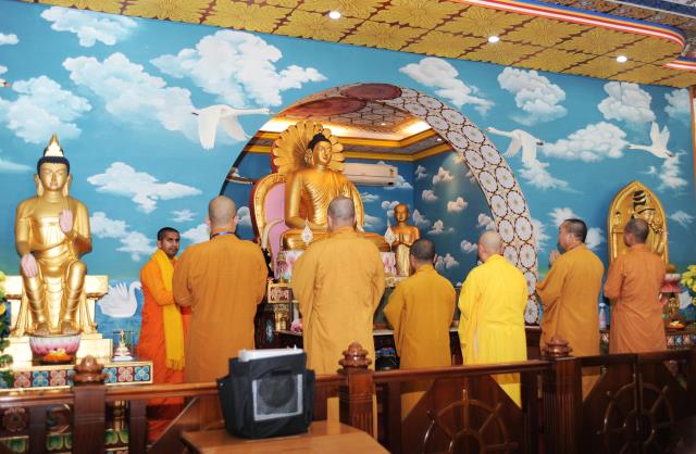 Đoàn Phật tử Hoa Kỳ, Cananda và Việt Nam hành hương đất Phật