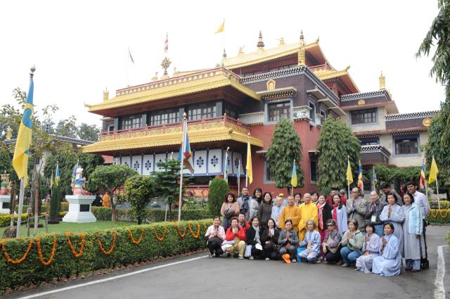Đoàn Phật tử Hoa Kỳ, Cananda và Việt Nam hành hương đất Phật