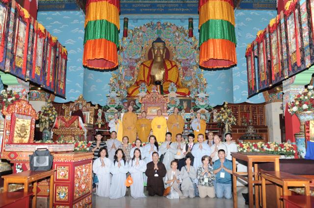 Đoàn Phật tử Hoa Kỳ, Cananda và Việt Nam hành hương đất Phật