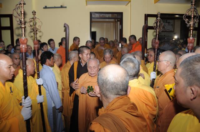 Chùm ảnh: Lễ nhập kim quan và phát tang ĐLHT Thích Trí Tịnh