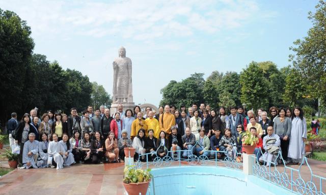 Đoàn Phật tử Hoa Kỳ, Cananda và Việt Nam hành hương đất Phật