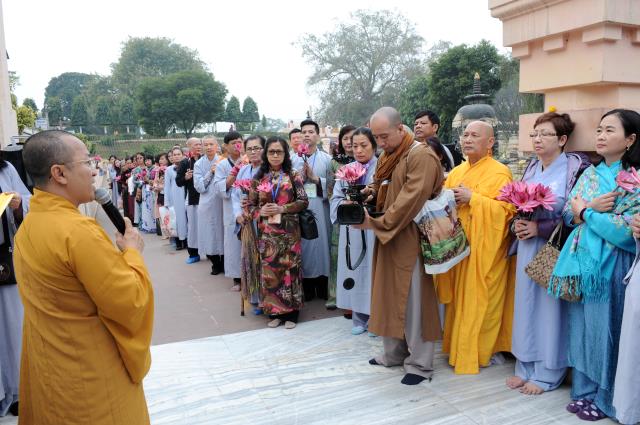 Đoàn Phật tử Hoa Kỳ, Cananda và Việt Nam hành hương đất Phật