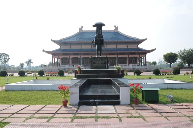 Đoàn Phật tử Hoa Kỳ, Cananda và Việt Nam hành hương đất Phật