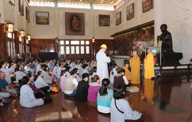 Đoàn Phật tử Hoa Kỳ, Cananda và Việt Nam hành hương đất Phật