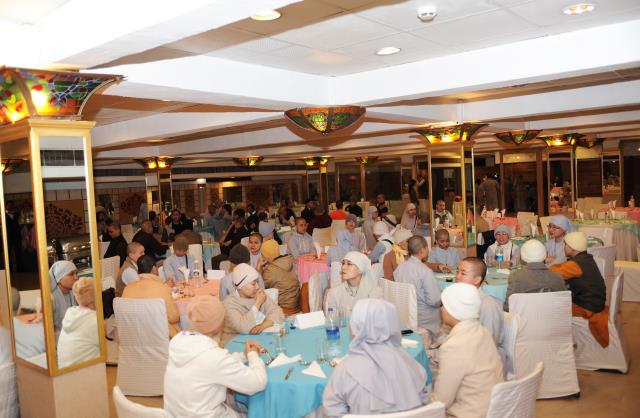 Đoàn Phật tử Hoa Kỳ, Cananda và Việt Nam hành hương đất Phật