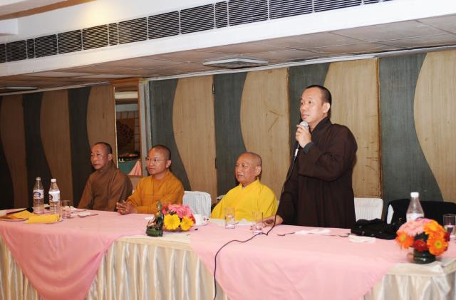 Đoàn Phật tử Hoa Kỳ, Cananda và Việt Nam hành hương đất Phật