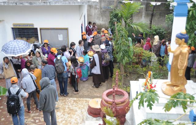 Đoàn Phật tử Hoa Kỳ, Cananda và Việt Nam hành hương đất Phật
