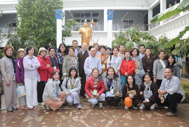 Đoàn Phật tử Hoa Kỳ, Cananda và Việt Nam hành hương đất Phật