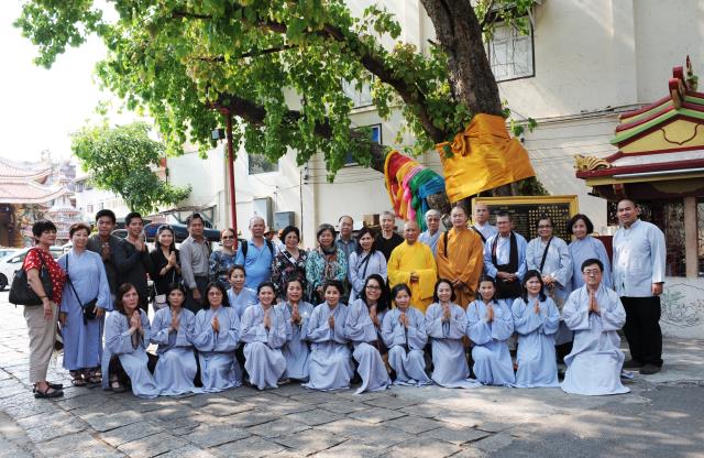 Đoàn Phật tử Hoa Kỳ, Cananda và Việt Nam hành hương đất Phật