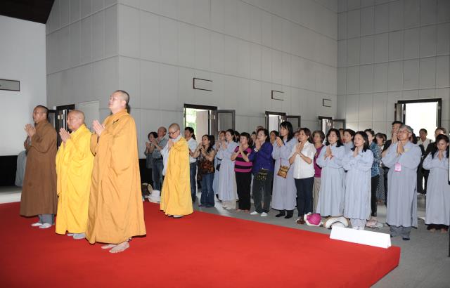 Đoàn Phật tử Hoa Kỳ, Cananda và Việt Nam hành hương đất Phật