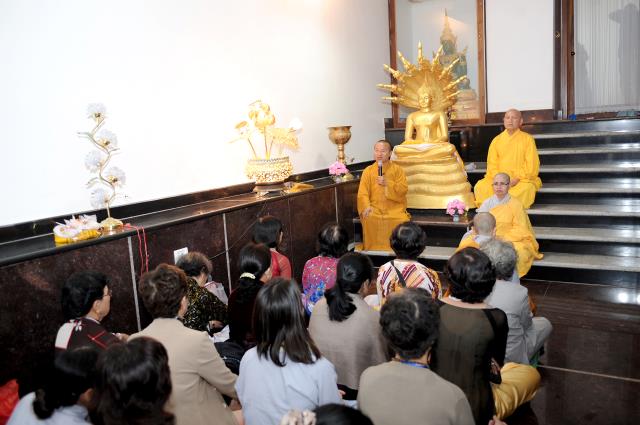 Đoàn Phật tử Hoa Kỳ, Cananda và Việt Nam hành hương đất Phật