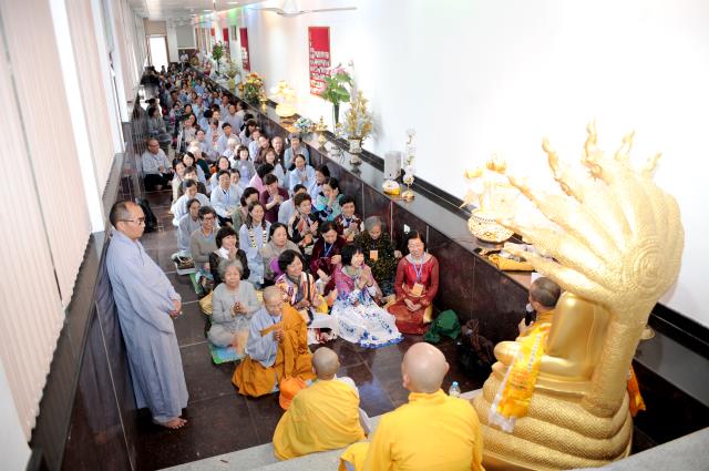 Đoàn Phật tử Hoa Kỳ, Cananda và Việt Nam hành hương đất Phật