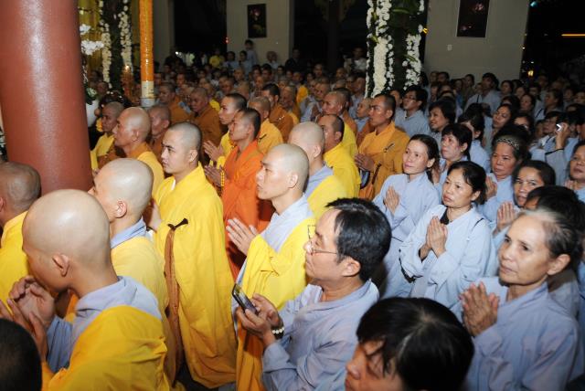 Chùm ảnh: Lễ nhập kim quan và phát tang ĐLHT Thích Trí Tịnh