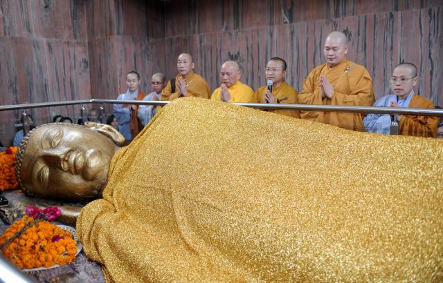 Đoàn Phật tử Hoa Kỳ, Cananda và Việt Nam hành hương đất Phật