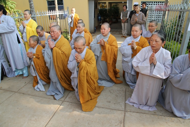 Hỉnh ảnh Lễ nhập kim quang cố Hòa Thượng Thích Đổng Quang